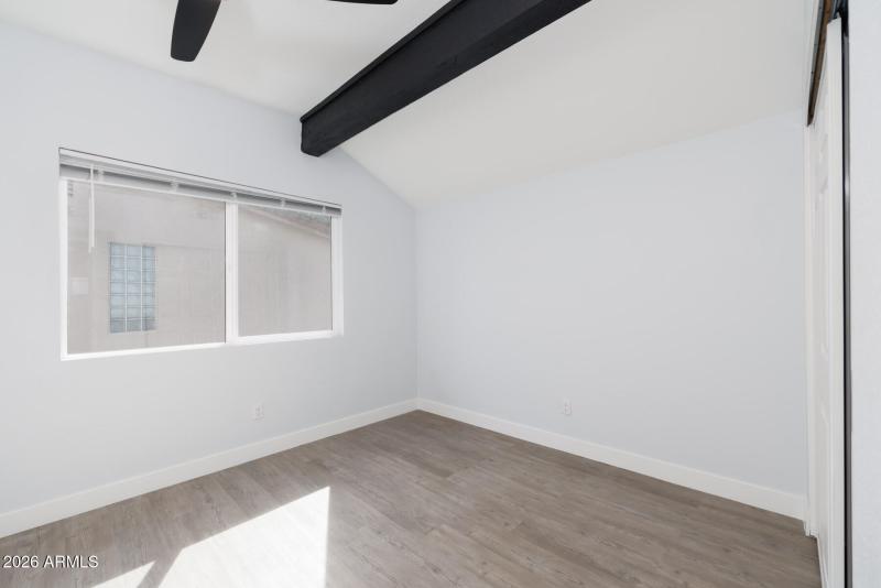 E Northshore Dr (1506)-39