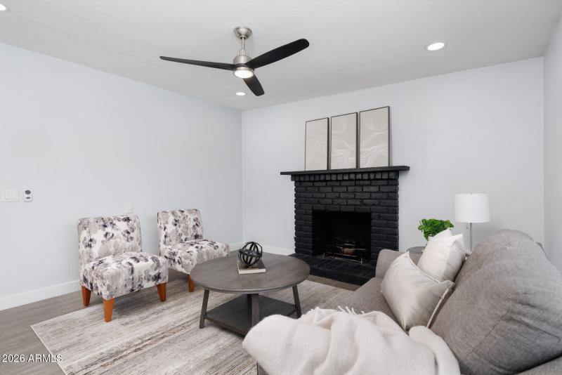 E Northshore Dr (1506)-33