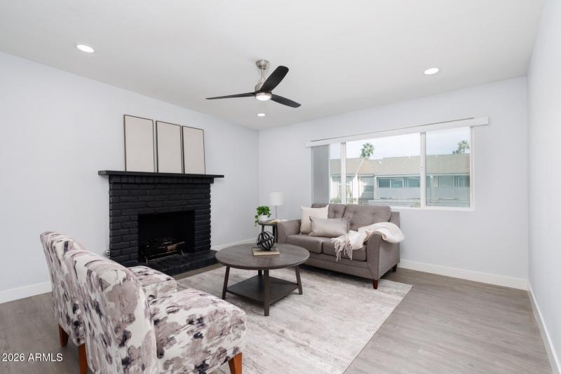 E Northshore Dr (1506)-32