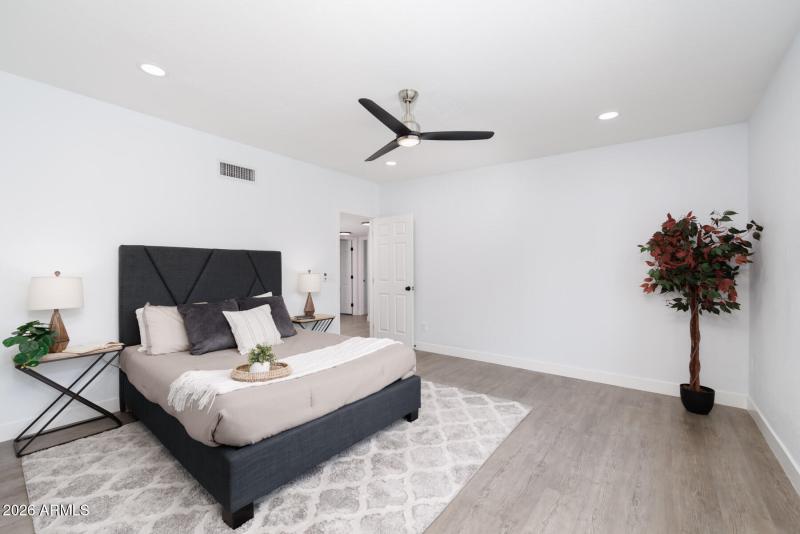 E Northshore Dr (1506)-31