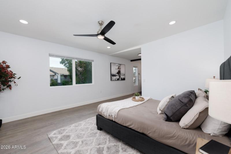 E Northshore Dr (1506)-29