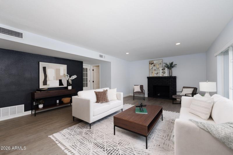 E Northshore Dr (1506)-26