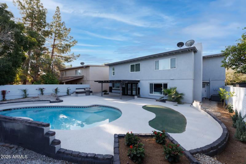 E Northshore Dr (1506)-11