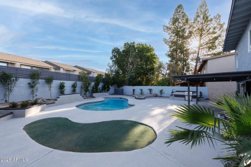 E Northshore Dr (1506)-10