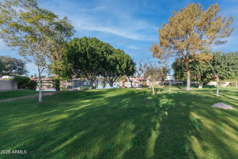 E Northshore Dr (1506)-1