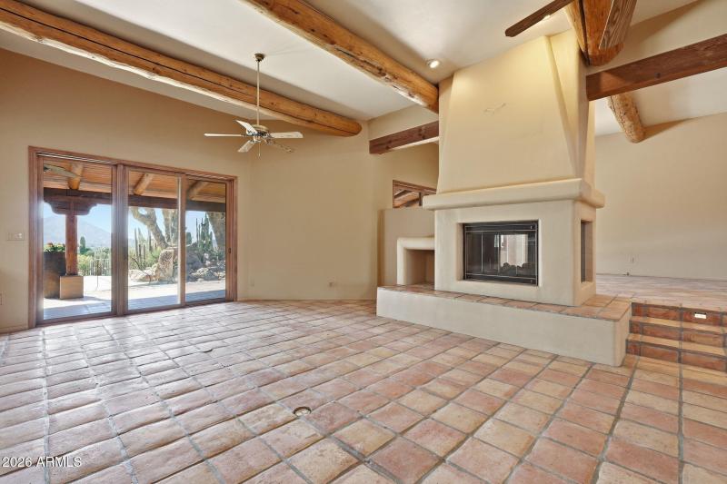 6601 E Willow Springs Ln N