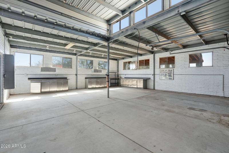 6601 E Willow Springs Ln N