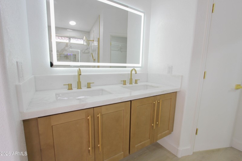 2022 E Villa Maria Dr-19