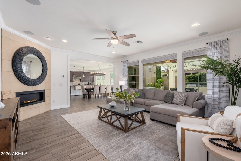 4441 S Gardenia Dr - 04