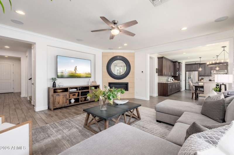 4441 S Gardenia Dr - 05