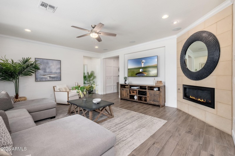 4441 S Gardenia Dr - 06