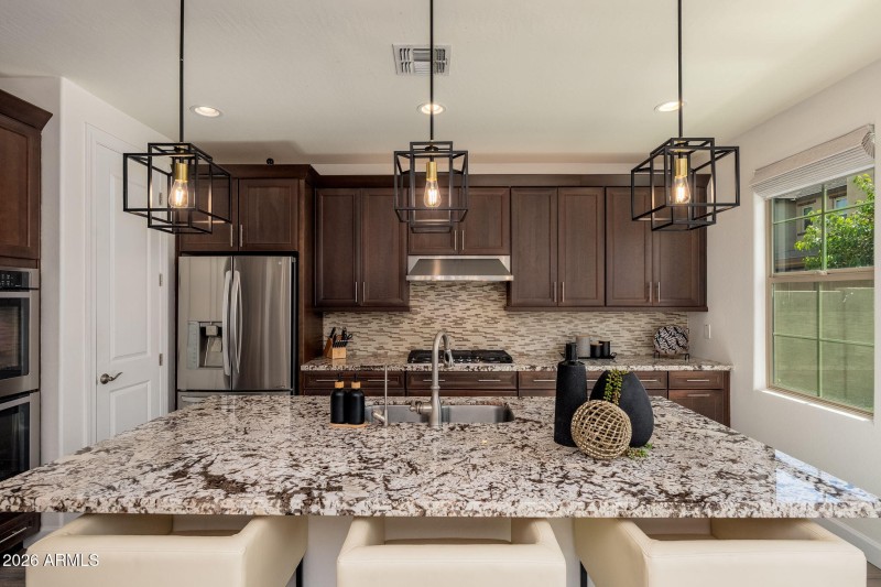 4441 S Gardenia Dr - 10