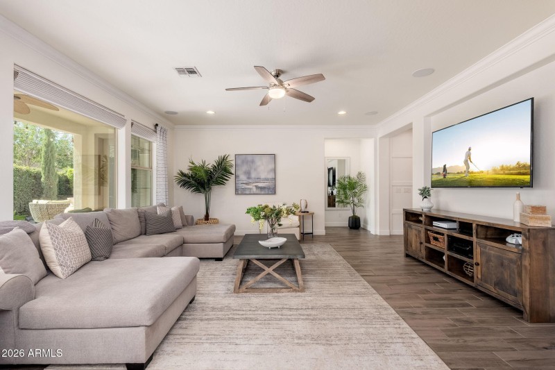 4441 S Gardenia Dr - 14