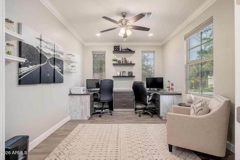 4441 S Gardenia Dr - 33