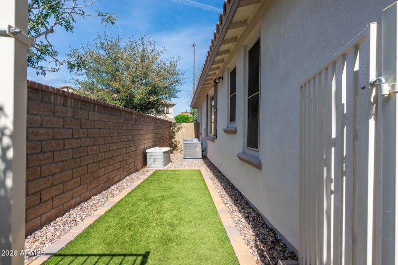 4441 S Gardenia Dr - 49