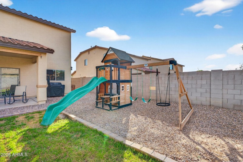 49-web-or-mls-55W Dragon Tree Ave