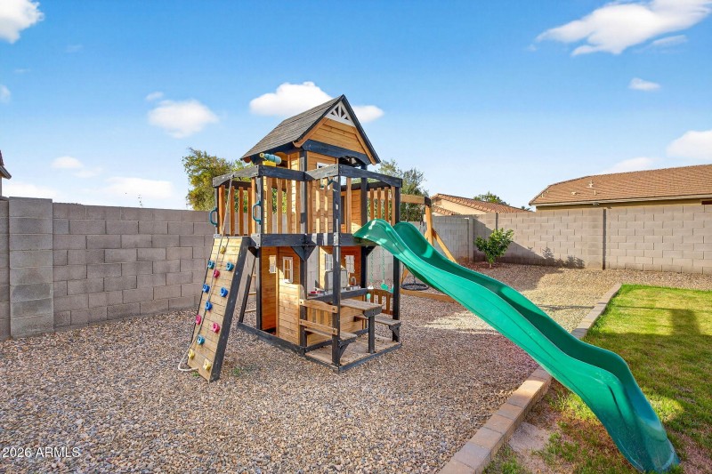 50-web-or-mls-56W Dragon Tree Ave