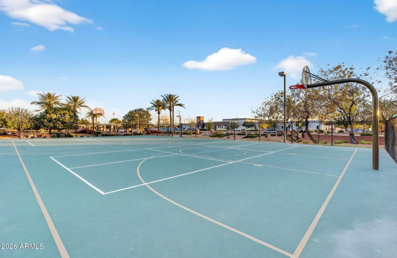 64-web-or-mls-66W Dragon Tree Ave