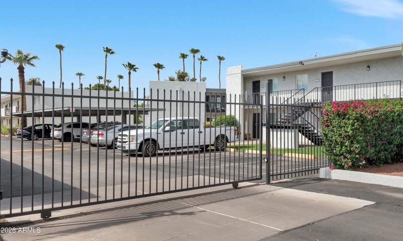 3313 N 68th St-print-003-002-TOD6905-420