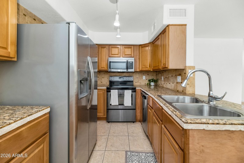 3313 N 68th St-print-015-015-TOD7783-420