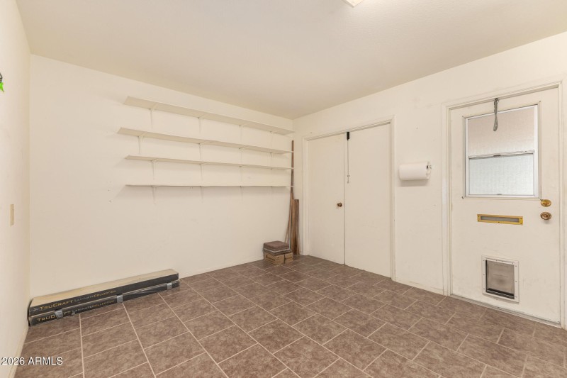 Bonus room / Laundry