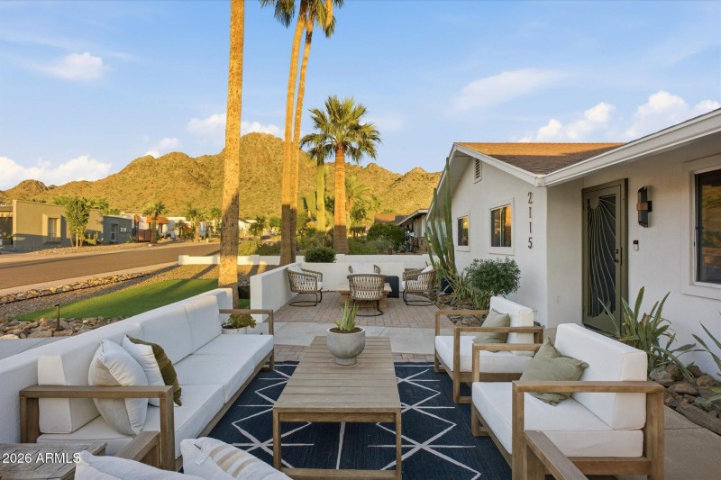 Front courtyard sunset 1