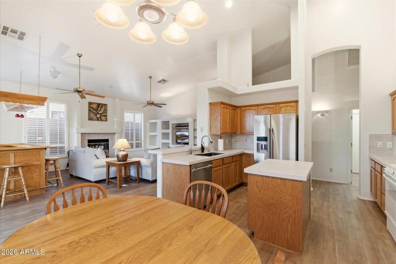 Kitchen w Center Island & Open Layout