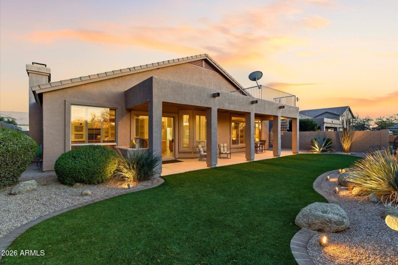 Backyard w Mountain Views