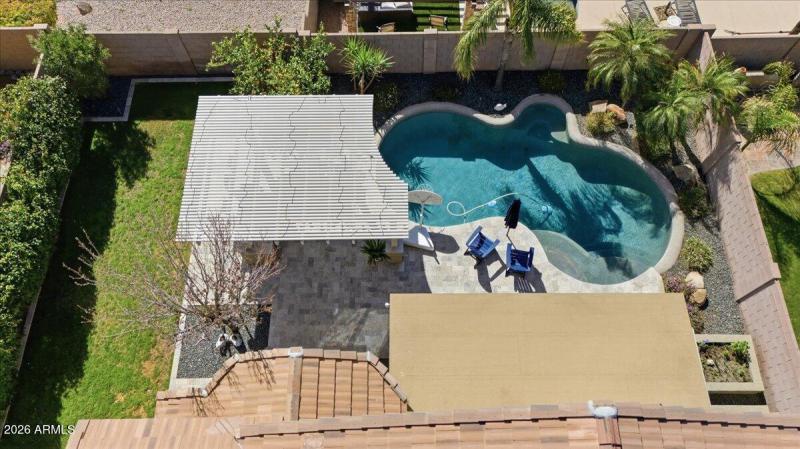 61-4111_E_Molly_Ln_Drone_7