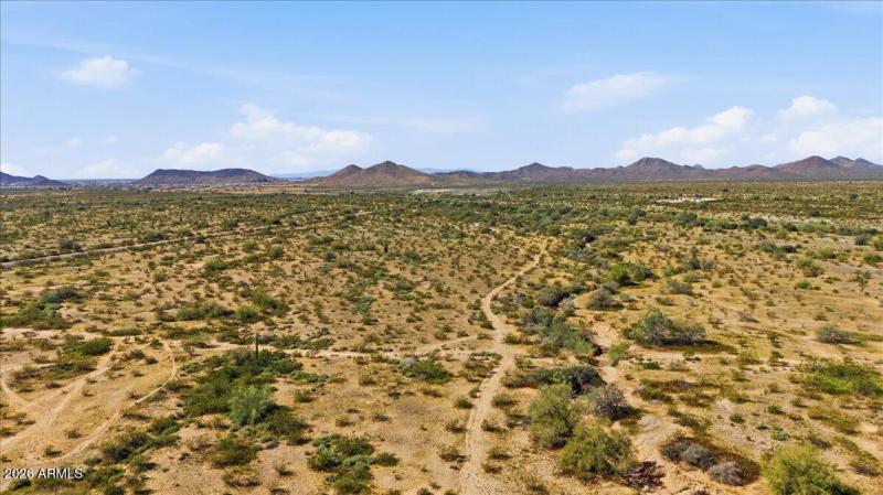 67-4111_E_Molly_Ln_Drone_13