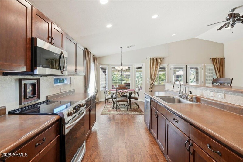 08-2424 E Hancock Trail_RedHogMedia