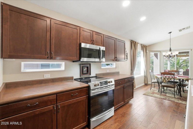 09-2424 E Hancock Trail_RedHogMedia