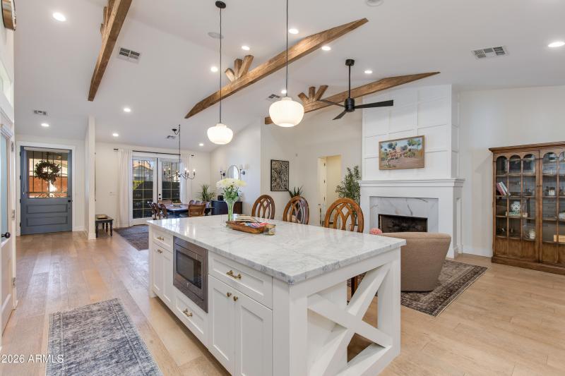 Kitchen island with Marble Countertop