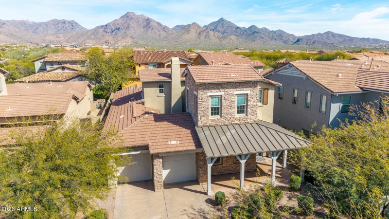 Front Exterior w/Mtn Views