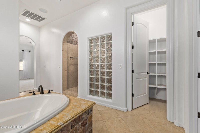 Primary bath- linen closet