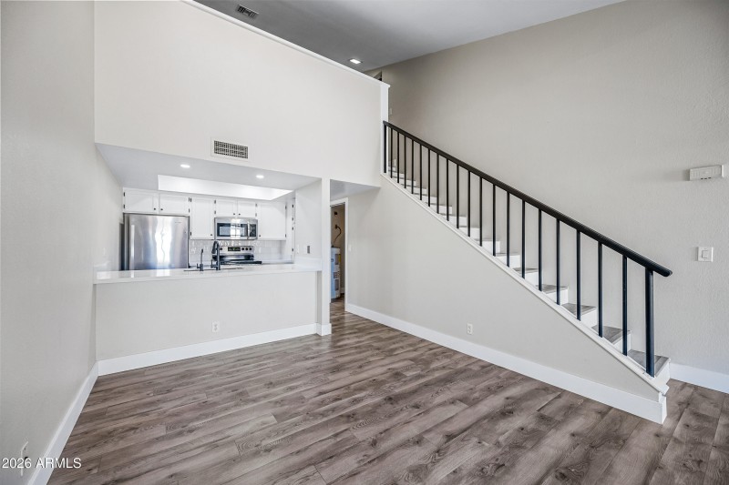 Loft can be a third bedroom