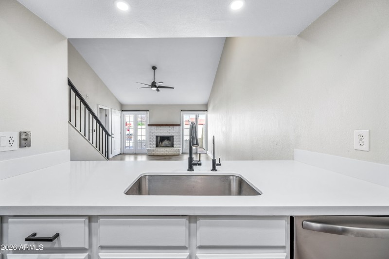 Quartz Countertop in Kitchen