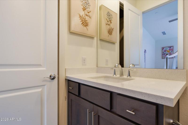 Bathroom Vanity w Quartz Cntps