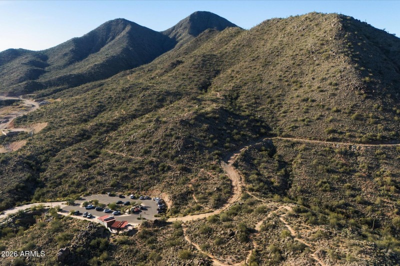 Nearby Trailhead Offering Scenic Hiking