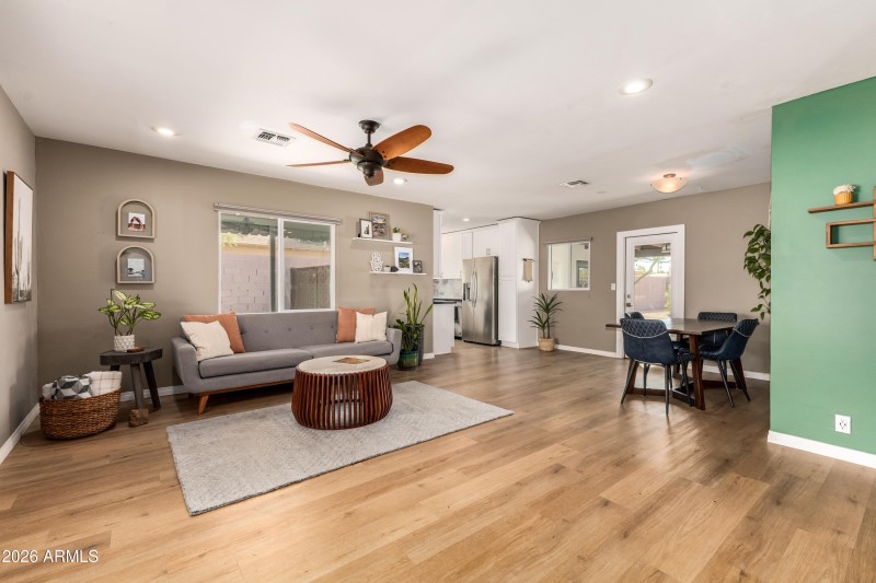 699f1d_04 - Indianola