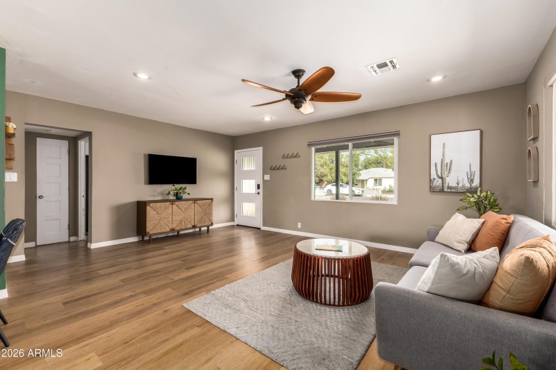 699f1d_05 - Indianola