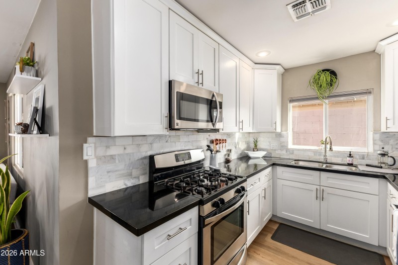 699f1d_08 - Indianola