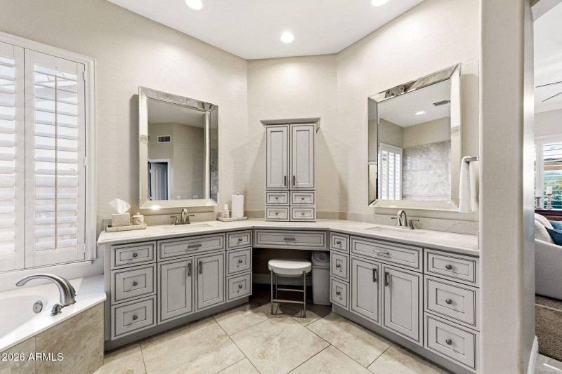 025___615 W Mountain Vista Dr