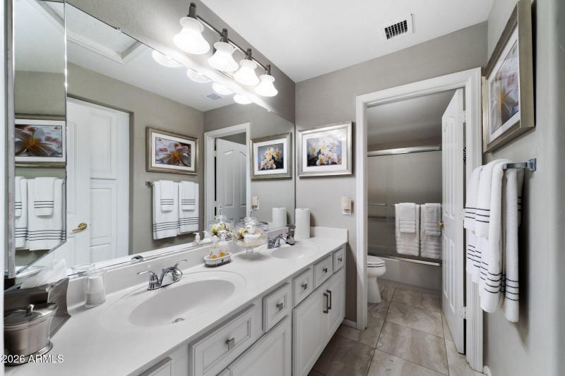 036___615 W Mountain Vista Dr