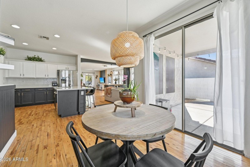 14-web-or-mls-N Vine Ave-S2102-014