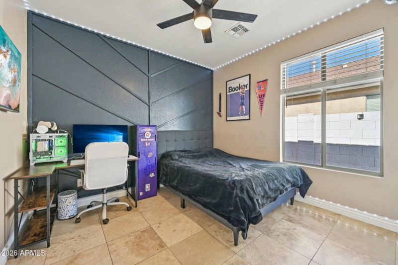 26-web-or-mls-N Vine Ave-S2102-026