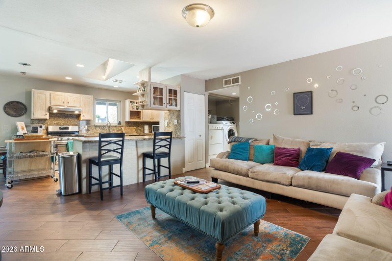 2220 E Blanche Dr Phoenix - 200