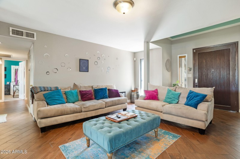 2220 E Blanche Dr Phoenix - 205