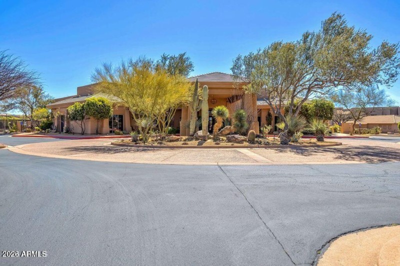 LEGEND TRAIL CLUBHOUSE FRONT