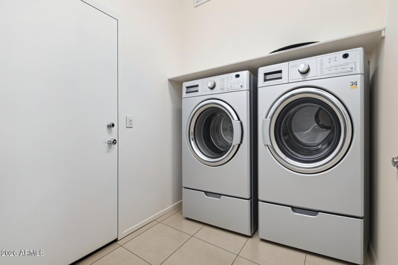 4228 W Coles_Laundry_Staged